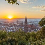 Freiburg im Breisgau mit Münster im Abendlicht